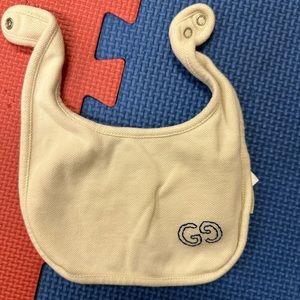 Gucci bib